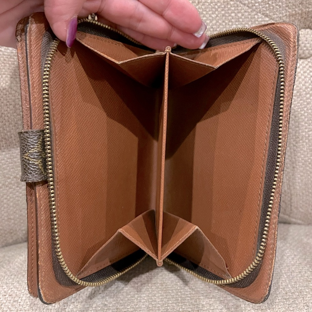 Louis Vuitton Brown Monogram Wallet - Picture 5 of 16